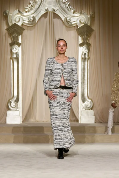 Look 12